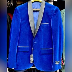 Men Royal Blue Velvet Blazer 
Fashionable 
Fancy